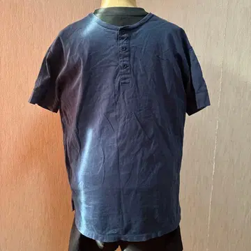 네이비 버튼 헨리넥 T셔츠