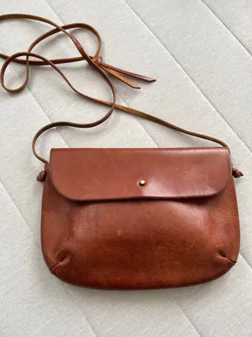브라운 가죽 숄더백