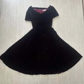 오프숄더 벨벳 드레스 (와인 레드)