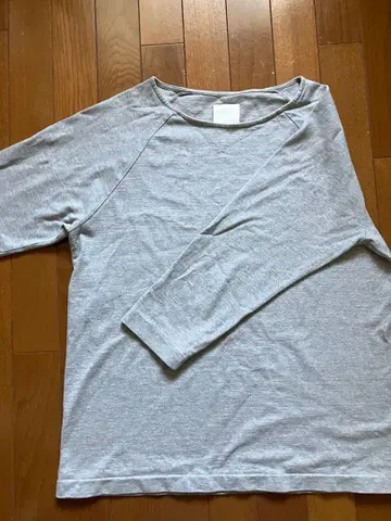 굳이 빵집의 T셔츠