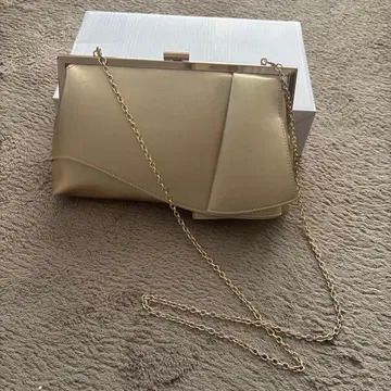 AIMER 골드 클러치백