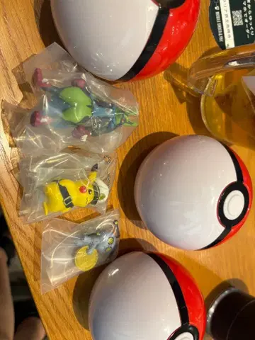 포켓몬스터 가샤! 콜렉트04 루카리오, 피카츄, 콜레그레