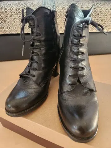 TROPPA 스페인산 천연 가죽 사이드 ZIP 힐 부츠 부티 37 사이즈