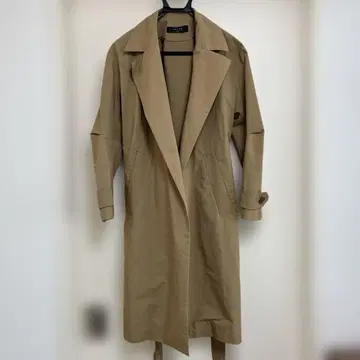 SACRA 베이지 트렌치코트