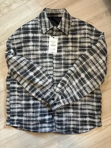 [ 미사용 새상품 ] ZARA 퀼트 가공 체크 무늬 자켓 M 사이즈