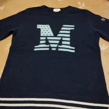 맨싱 네이비 M 로고 스웨터