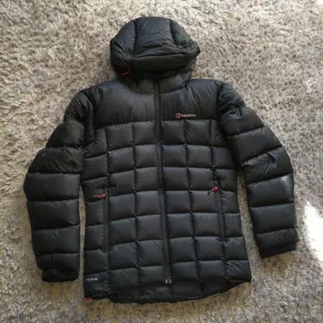 berghaus 블랙 다운 자켓