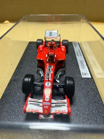 1/43 F1 핫휠 페라리 F2005 M. 슈마허