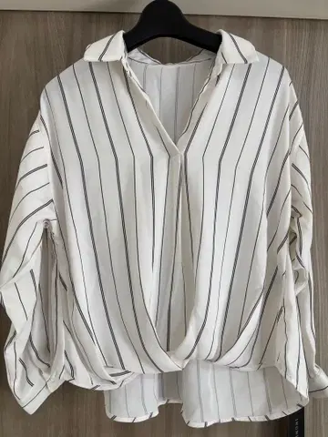 화이트 스트라이프 셔츠 M