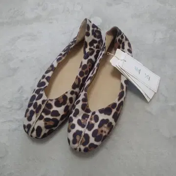 새상품 GLOBAL WORK 락쿠션 발수 바부쉬 레오파드 L 사이즈