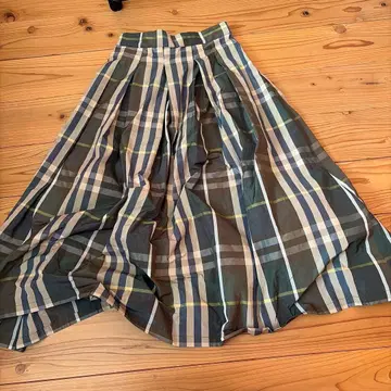 trois 체크 무늬 롱 스커트 그린 계열 베이지 계열 택 포함 새상품