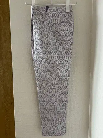 Drawer 자카드 꽃무늬 테이퍼드 팬츠