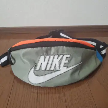 NIKE 바디백 웨스트 파우치 올리브 그린