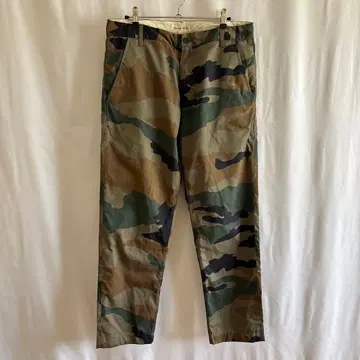 Universal Works 카모 패턴 트라우저