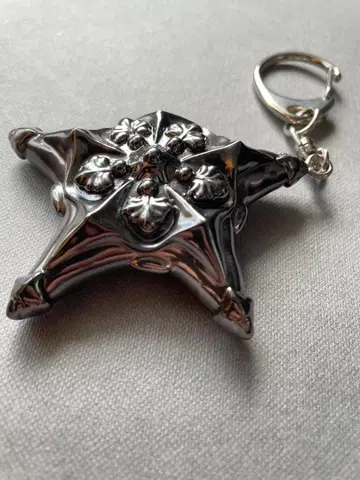 미사용 새상품! 골든구스 스타 모티브 참 키링