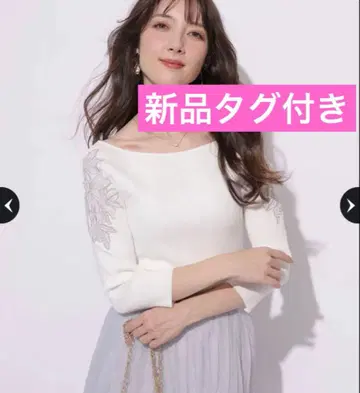 [택 포함 새상품] Apuweiser-riche 플라워 자수 니트