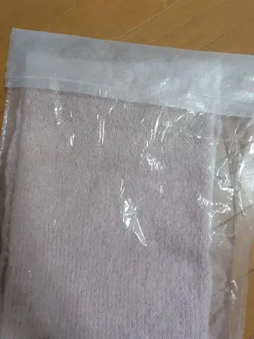 얇은 핑크색 니트 머플러