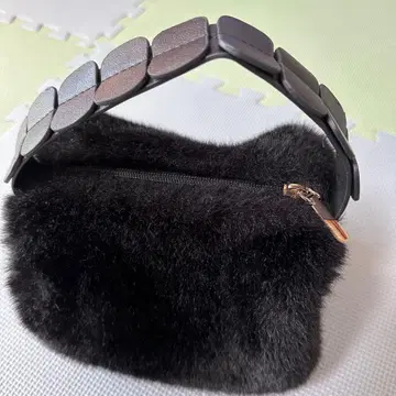 블랙 인조 모피 귀도리