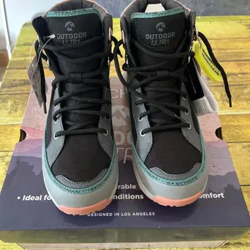 OUTDOOR ULTRA 아웃도어 신발 그레이/핑크