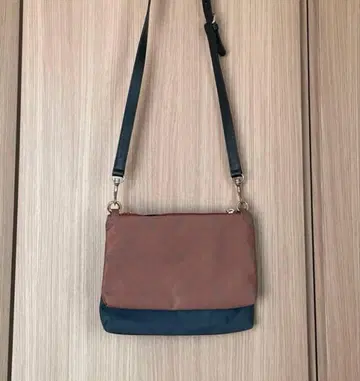 러셋 숄더백 미니백 브라운 네이비 콤비네이션