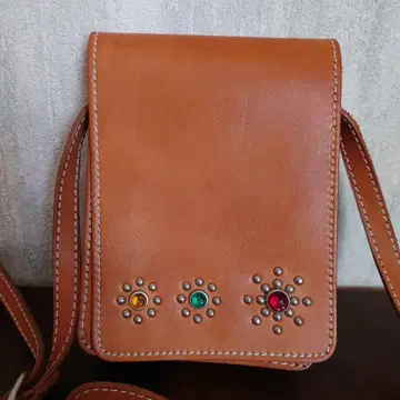 BEAMSBOY 가죽 숄더백 장식 스터드 포함