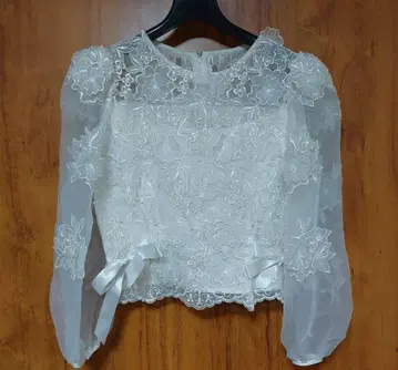 벨소피아 꽃무늬 자수 퍼프 슬리브 블라우스 연주회 오케스트라 코러스