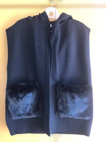 Ballsey 울 후드 부착 숏 베스트