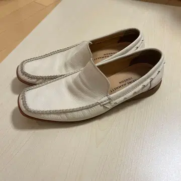 캐서린 햄넷 화이트 로퍼 스티치 디자인 남성용