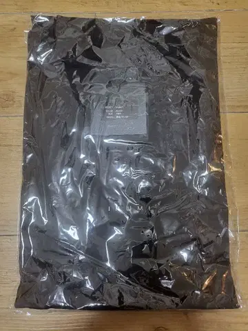 IKUMI 블랙 로고 t셔츠 ikumi