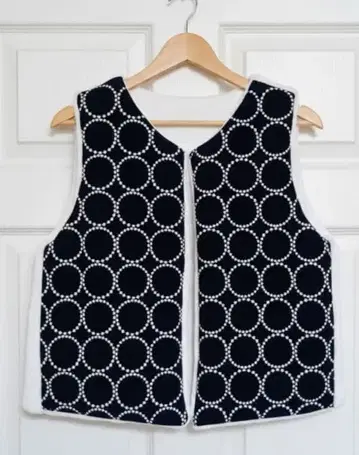 포켓 부착 dop 탬버린 & 캣 보아 베스트 [ navy white ]