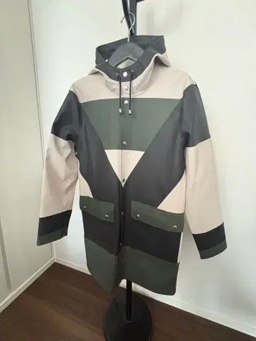 STUTTERHEIM x Henrik Vibskov 레인코트