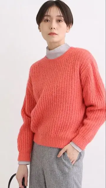 인디비 코랄 핑크 긴팔 니트