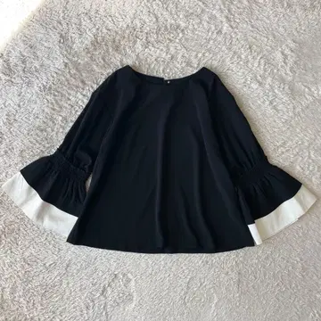 엘렌딕 새상품급 ELENDEEK 블라우스 플레어 슬리브 F 블랙