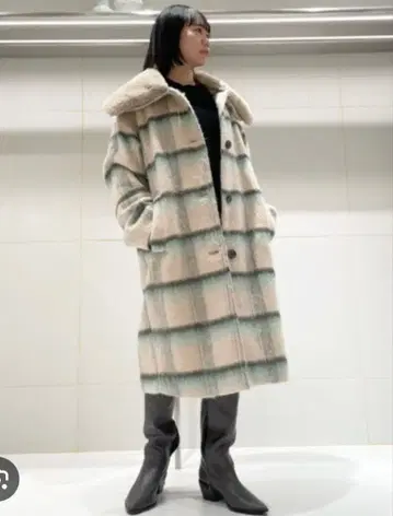 새상품급 FURFUR 샤기 체크 코트