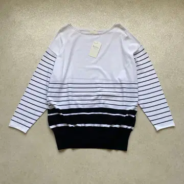 새상품급 보르지 보트넥 니트 풀오버 하이 게이지 정가 21,000엔