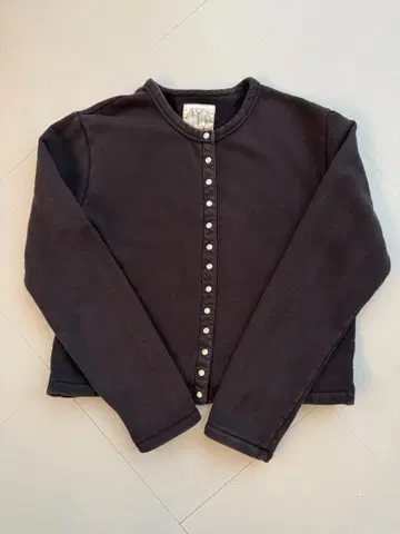 아네스베 가디건 프레션