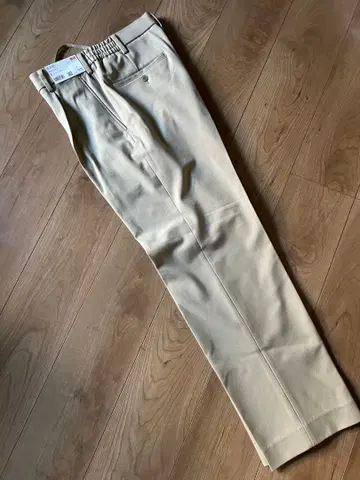 유니클로 턱 와이드 팬츠 S 사이즈 베이지