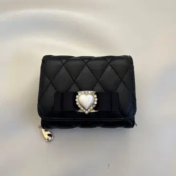 퀼팅 삼단 접이식 지갑 블랙