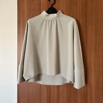 FENNEL 백 버튼 2way 볼륨 블라우스