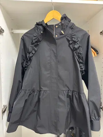 메종 드 돌체 프릴 장식 블랙 마운틴 후드티