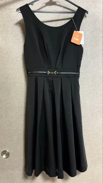 Fint 허리 턱 원피스 블랙