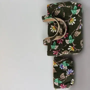 꽃무늬 자수 토트백과 파우치 세트