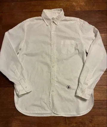 BEATITUDE 화이트 긴팔 셔츠 자수