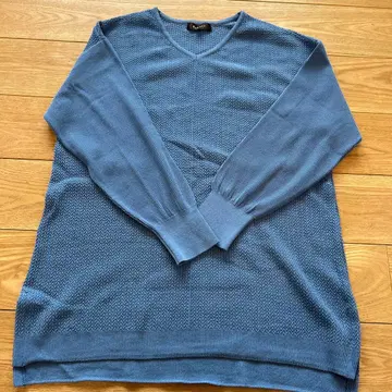 Reflect 블루 V넥 니트