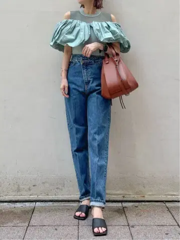 벌룬 오프숄더 니트 풀오버