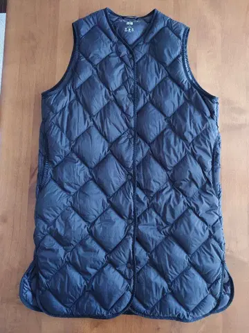 UNIQLO 울트라 라이트 다운 베스트 슬리브리스 S 사이즈