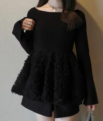 [ JUNOAH ] [ 야외 미사용 ] 튤 페플럼 도킹 니트