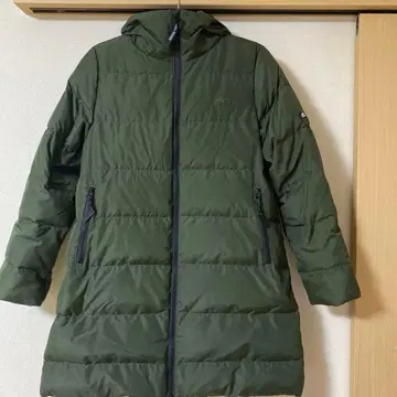 올리브 그린 후드 부착 롱 다운 자켓