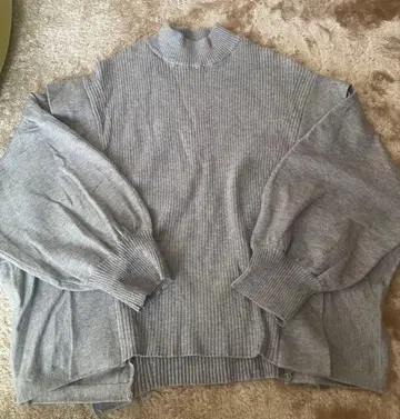 리브 그레이 하이넥 스웨터