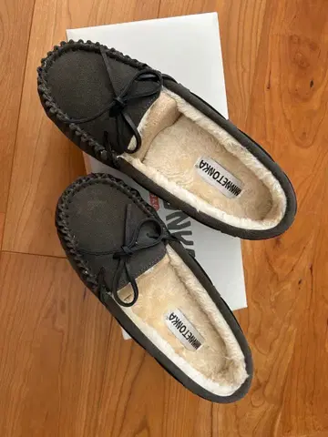 MINNETONKA 그레이 모카신